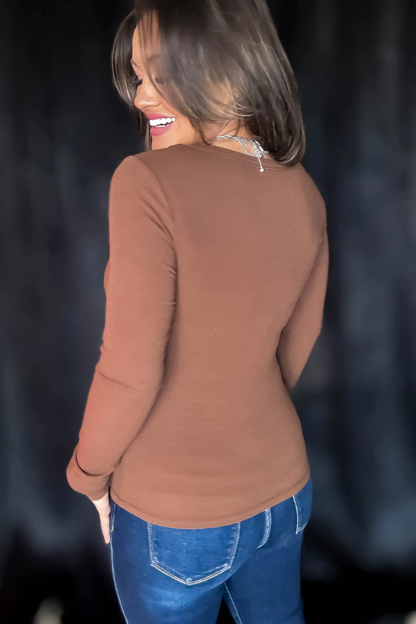 Slim Fit Coco Dust Scoop Neck Long Sleeve Top